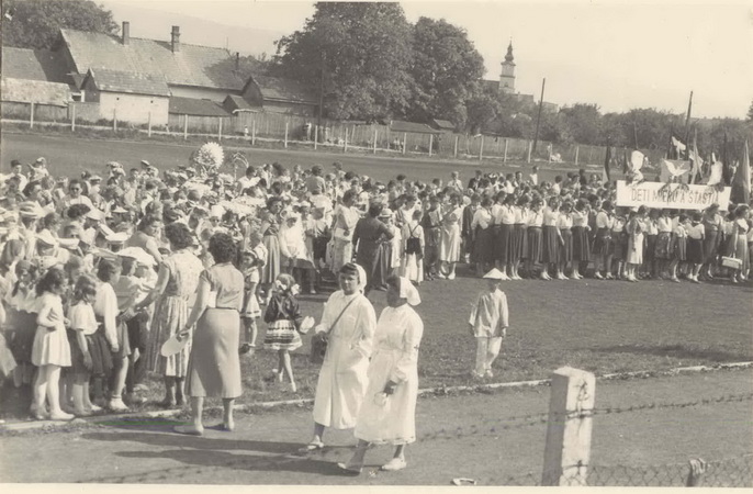 9: Okresn spartakida 1959, Rozlia Mokr Jlia Junasov